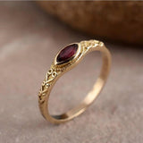 Vintage Arany Ring met Rode Kristal